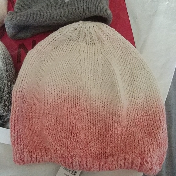 NEW Aerie and AEO beanie (1) - Picture 2 of 7